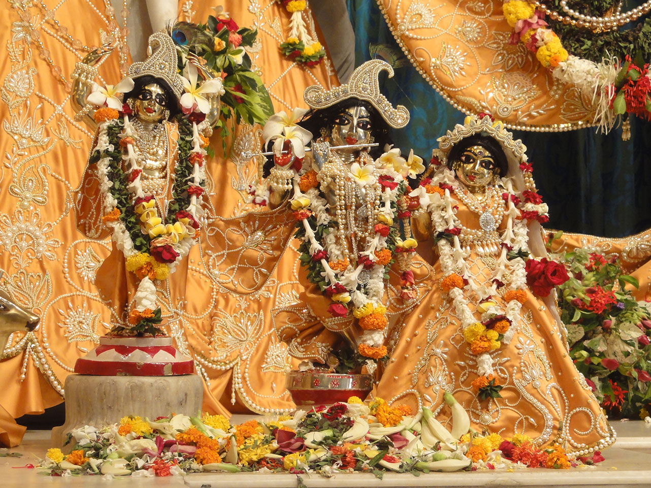 October 4th, 2014 - Darshan - Mayapur.com